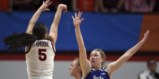 Amoore, Hokies reach Sweet 16 in March Madness.