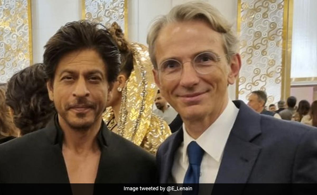 French Ambassador Poses With 'Great' Shah Rukh Khan. See Pic