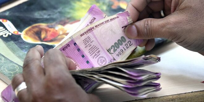 Shopkeeper refuses Rs 2,000 note, reason humorous.