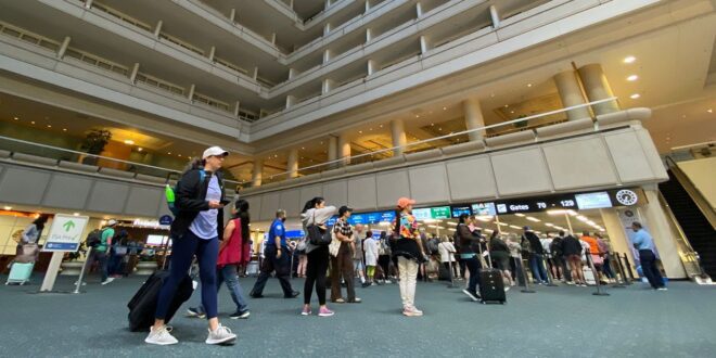 Holiday travel rush begins in Orlando, Tampa.