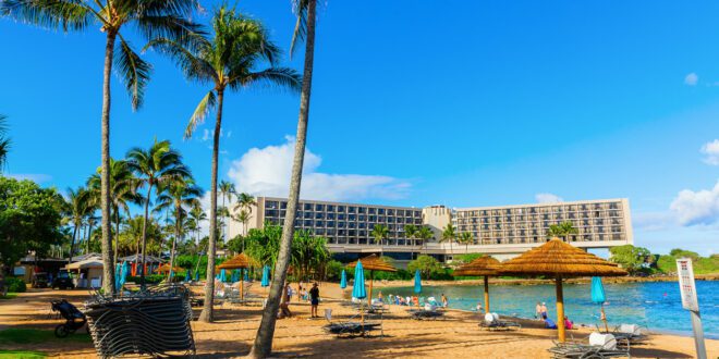 Hawaii's opulent hotels impress tourists continuously.