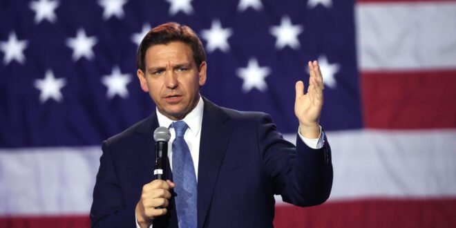 Glitches hinder DeSantis' 2024 launch.