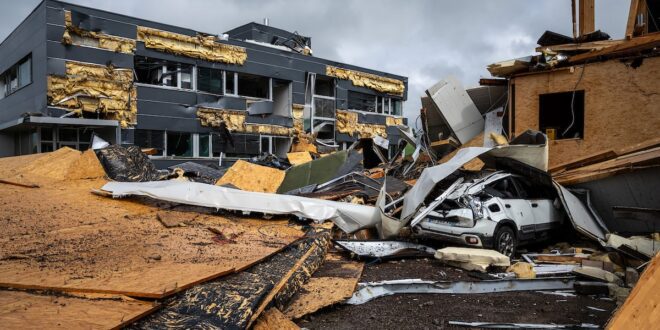 Damaging tornado hits La Chaux-de-Fonds; area devastated.