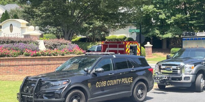 Man fatally shoots himself during Kennesaw standoff, police report.