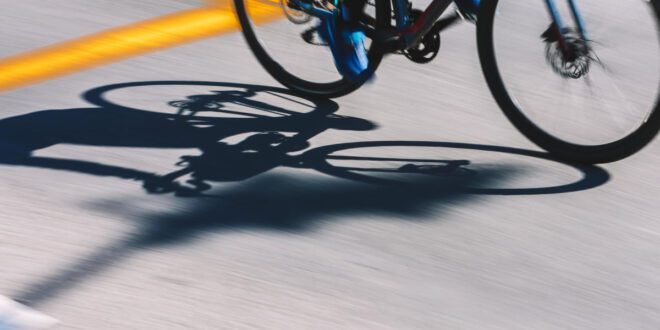 Restrict cyclists on paths near Benbrook Lake.