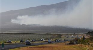 Tourists in chaos as fires ravage Hawaii.