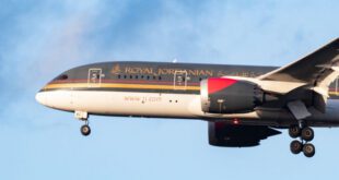 rewrite Royal Jordanian resumes flights to Damascus after 13-year halt in 6 to 8 words