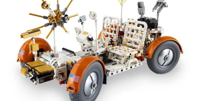 Build of Lego Lunar Rover by The Register.